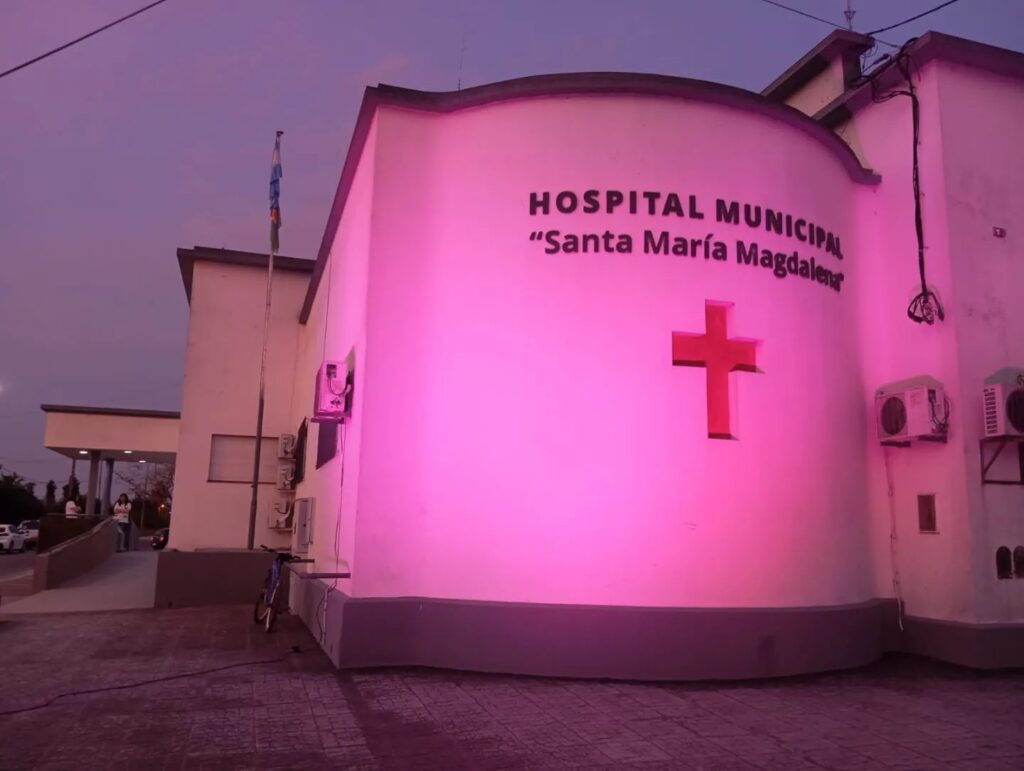 Nuestro Hospital se iluminó de rosa