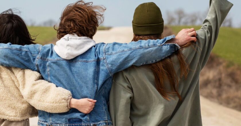 En cada abrazo, en cada momento vivido, en cada gesto simple se construye la amistad.