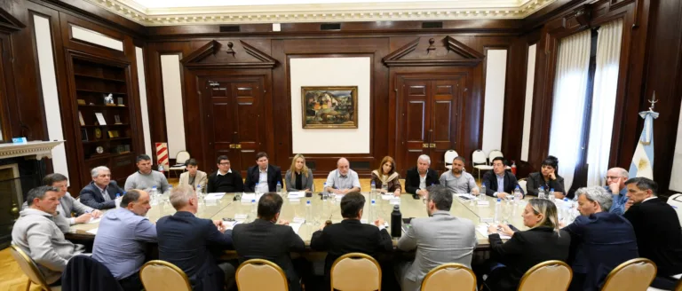 Magdalena firmó con Kicillof un leasing del Banco Provincia para maquinaria