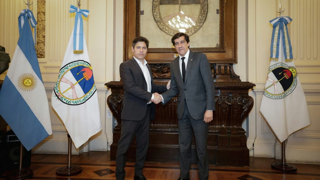 Junto al gobernador estuvieron varios de los integrantes de su Gabinete