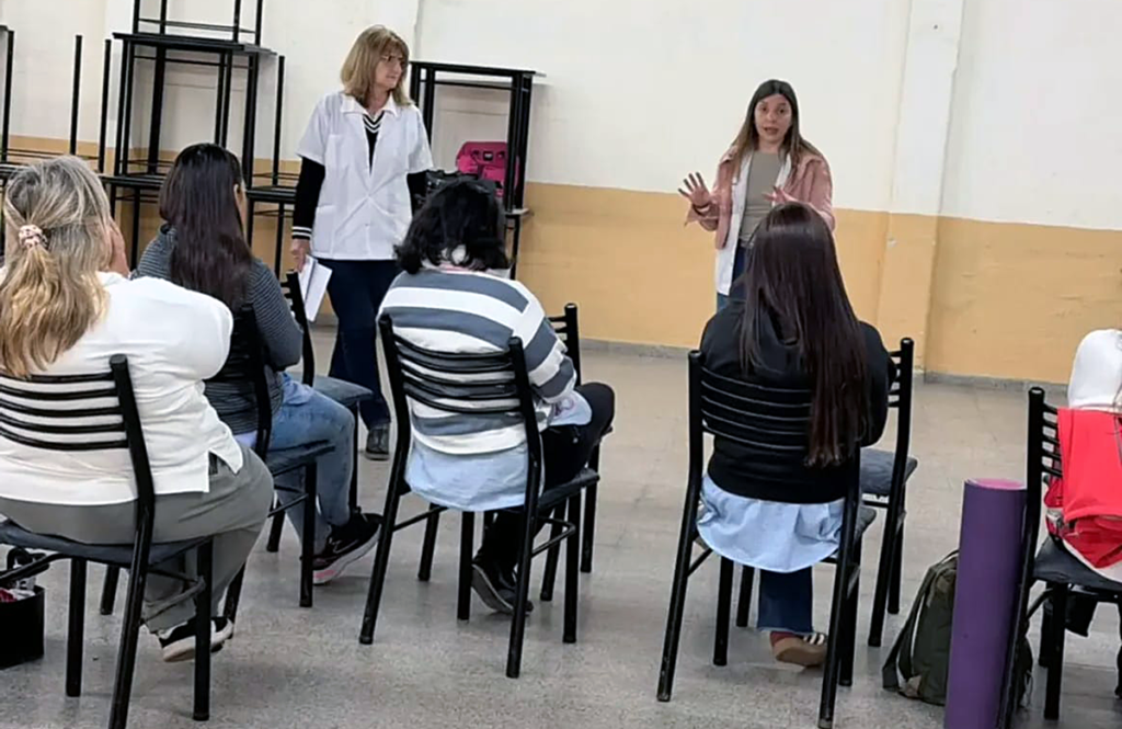 Vecinos de Vieytes participaron de una charla sobre prevención del suicidio –