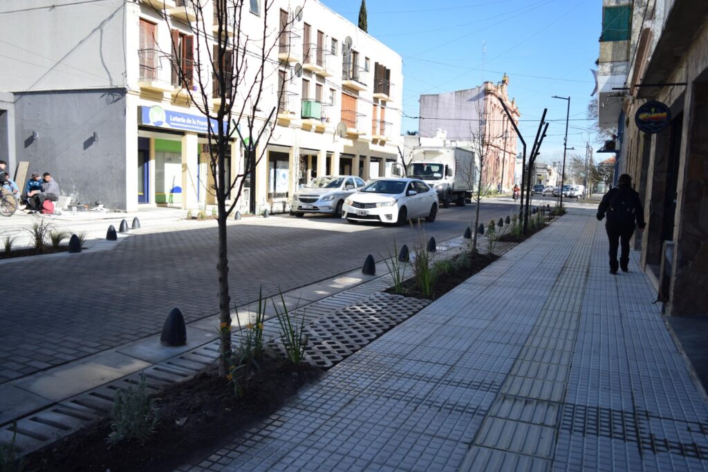 Magdalena inauguró la primera etapa del nuevo Centro Comercial de calle Brenan